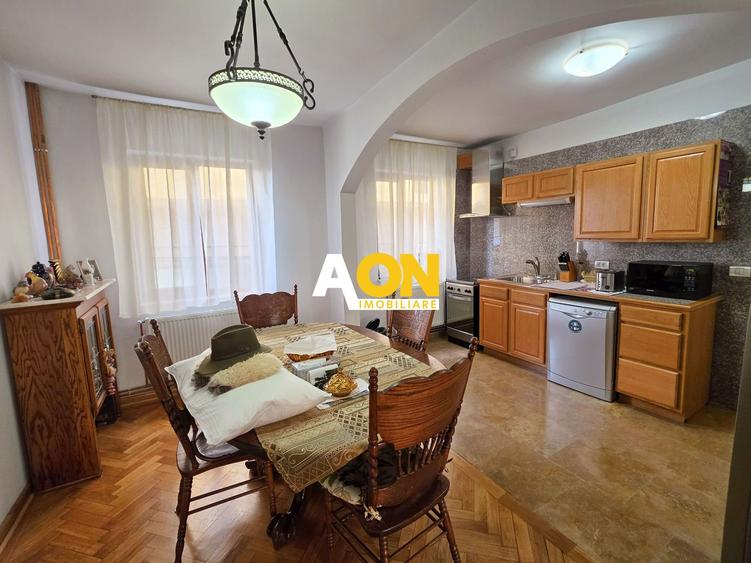 Duplex mobilat, utilat, 4 camere, garaj, zona exclusivista, Cetate