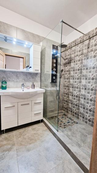 Apartament modern cu 2 camere, garaj, 49mp, etajul 2, zona Vivo