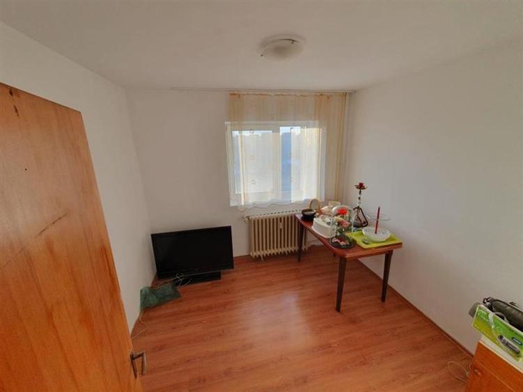 Vanzare apartament 4 camere decomandat Pantelimon
