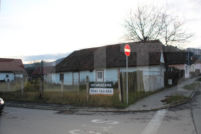 Teren intravilan, de vanzare, 680 mp cu casă demolabilă, zona Simeria
