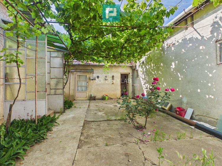 Casă cu 4 camere și teren de 2880 mp în Fiscut - 13