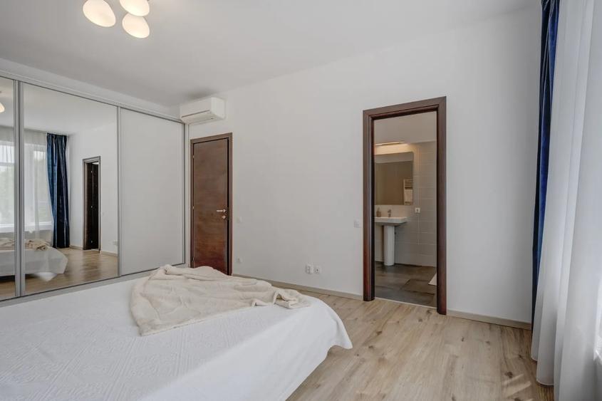 APARTAMENT CU 3 CAMERE - VEDERE LA LAC