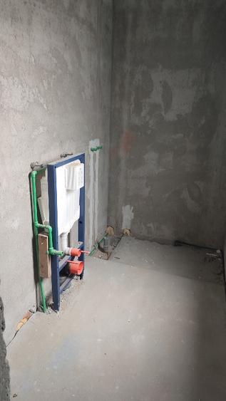 Casa de vanzare. 4 camere, zona linistita