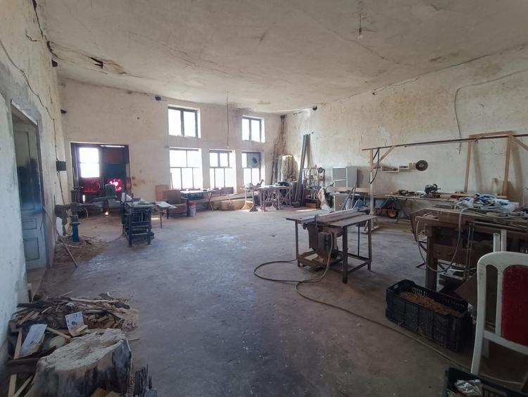 SERĂ INDUSTRIALĂ CU TEREN INTRAVILAN – OPORTUNITATE RARĂ in Olari