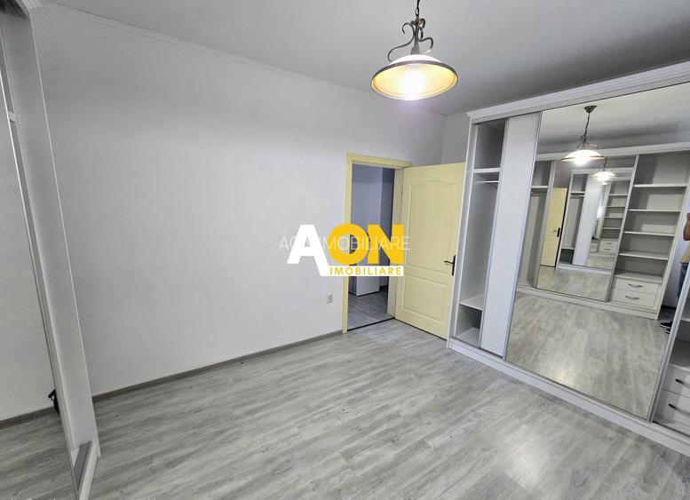Casă Înșiruită de Închiriat, 4 Camere, Zona Centru - 9
