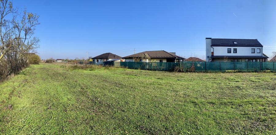 Teren priveliste deschisa, zona retrasa, aproape de lac si pădure