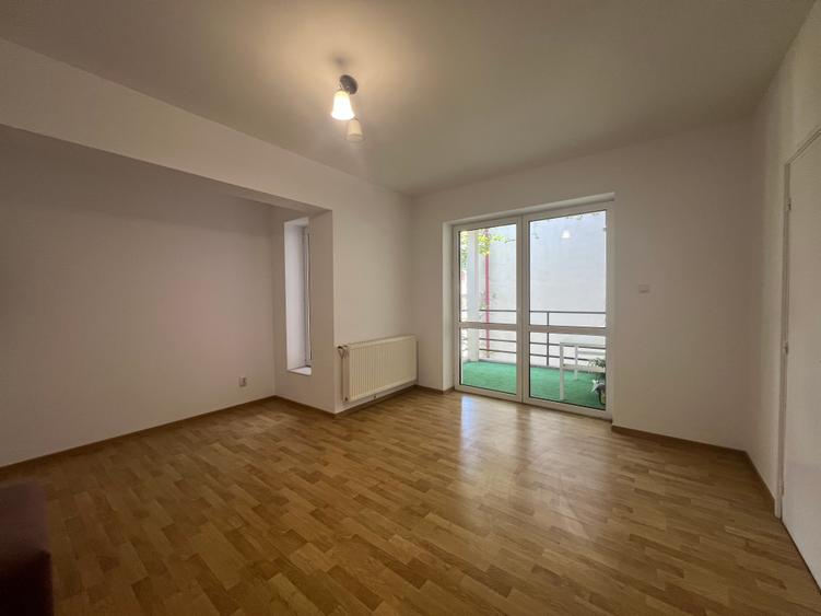Spatiu birou - 4 camere - inchiriere - Mitropolie-Piata Unirii