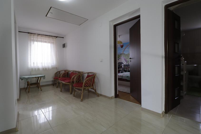 Casă de vânzare în Comarnic | Vilă 261 mp, teren 1.225 mp, priveliște panoramică