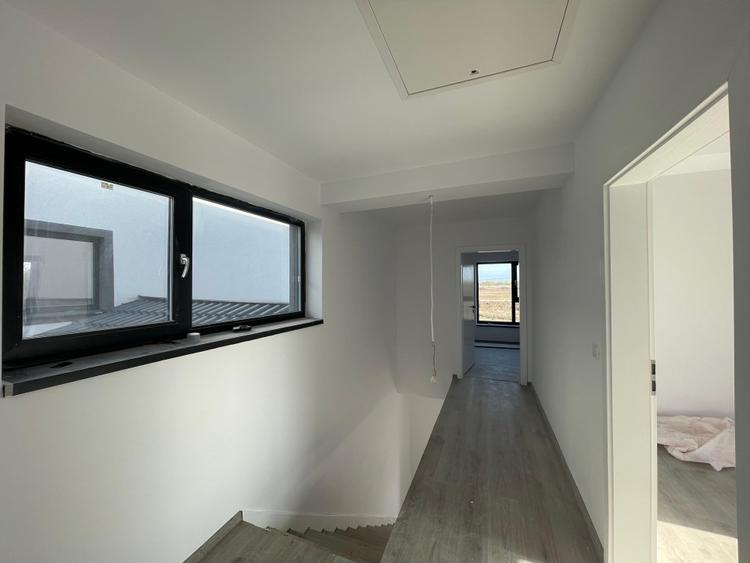 Duplex 3 camere separat prin baie Mosnita Noua