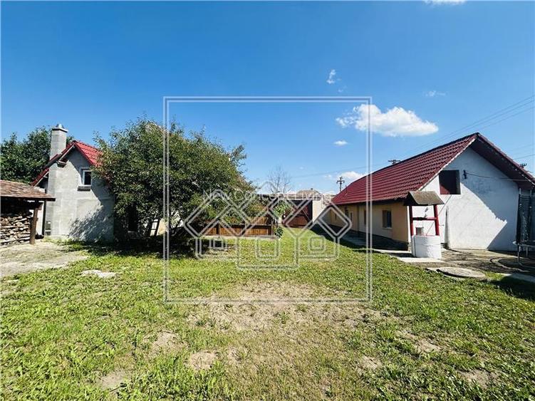 Casa la tara, teren mare, mobilata si utilata, zona foarte linistita - 5