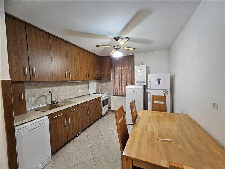 Inchiriere apartament 3 camere 2 bai Tudor B.dul 1 Dec 1918