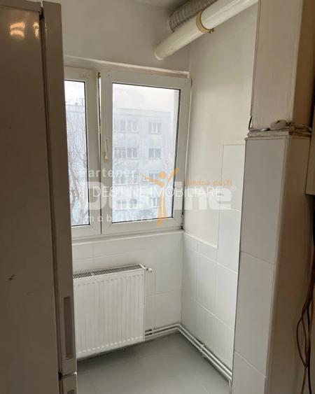 Garsoniera proaspat renovata 30 mp, etaj intermediar,  cartierul Tractorul - 7