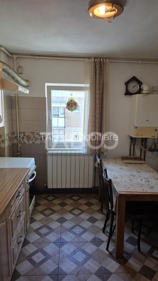 Apartament cu 3 camere de vanzare in Sebes Aleea Parc - 2
