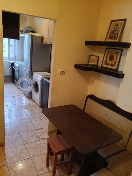 Garsoniera ,zona linistita ,Kaufland 3 min, Lidl 5 min,bus 117 in fata blocului