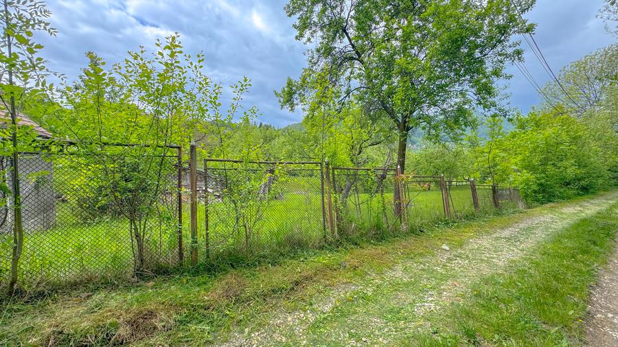 Teren 1500mp, intravilan cu utilitati, in proximitatea complexului Vila Bran