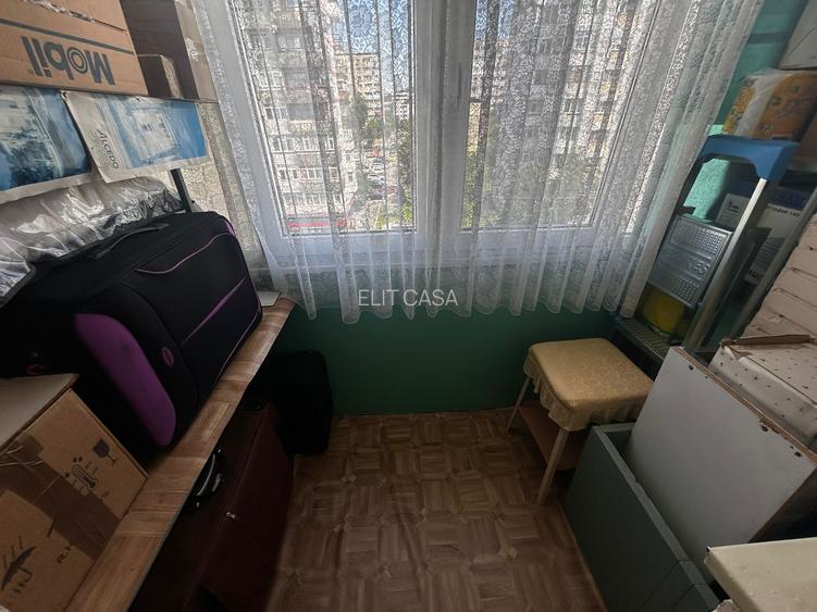 Apartament cu 3 camere, decomandat, zona Dacia - 10