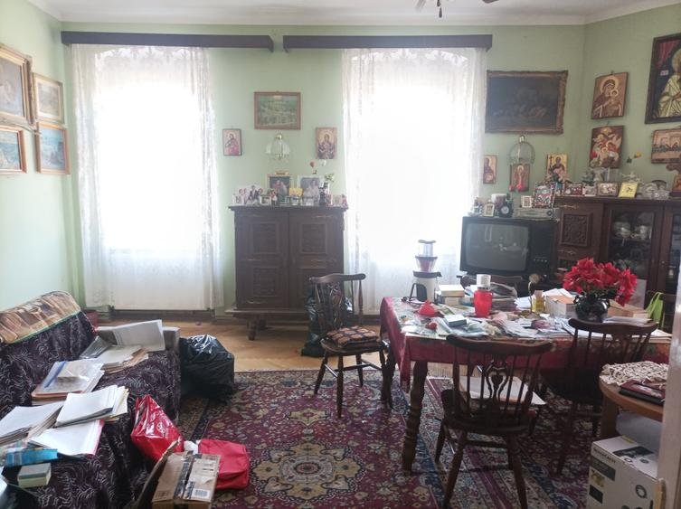 Casa 4 camere libera la vanzare zona Central