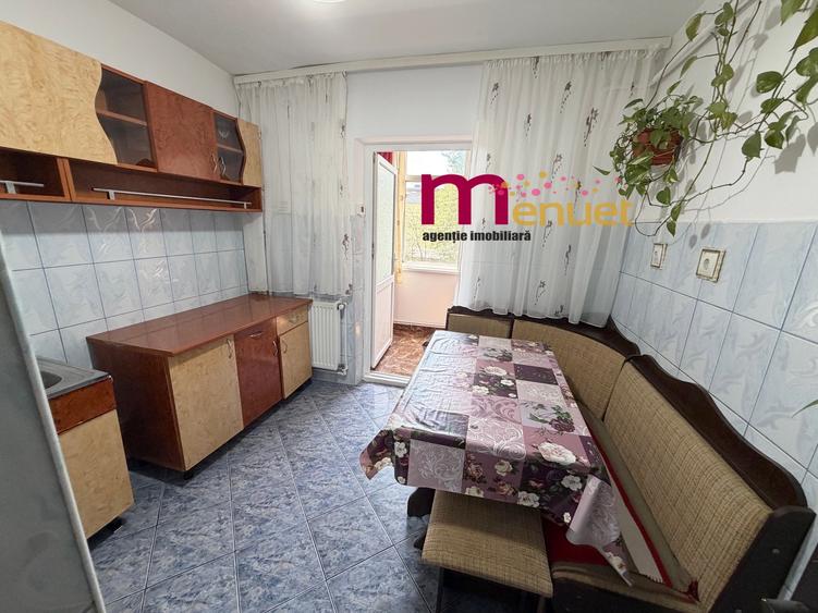 Apartament 3 camere,zona E3,etaj 2