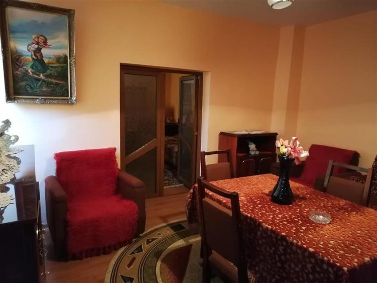 Casa 4 cam zona Bd.Cuza V C.Galati teren 210 mp cu 11 deschidere