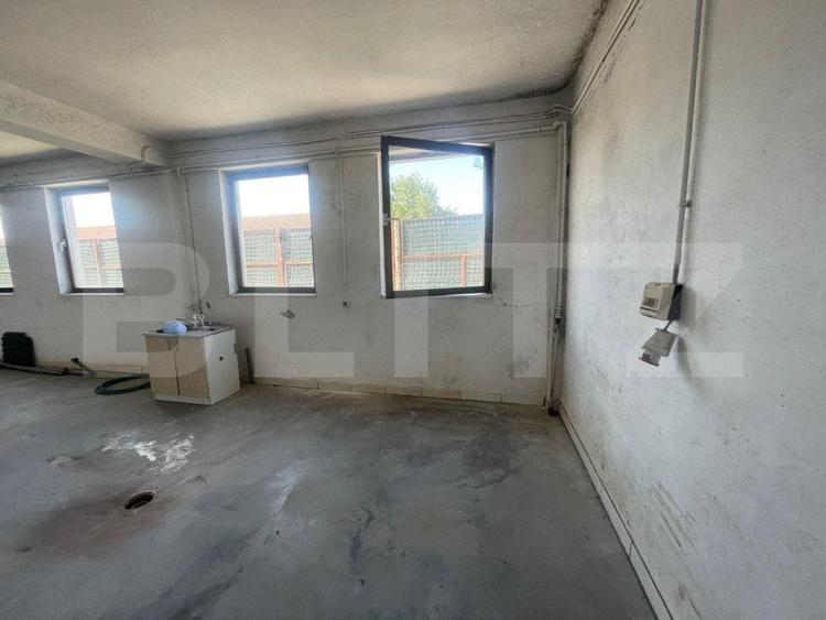 Spatiu industrial, Hala 200 mp, zona Isalnita, la drumul national E79