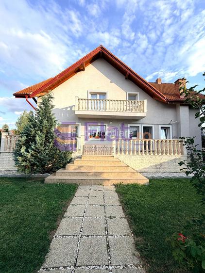Casă spațioasă și elegantă cu teren  – Sânpetru - 4