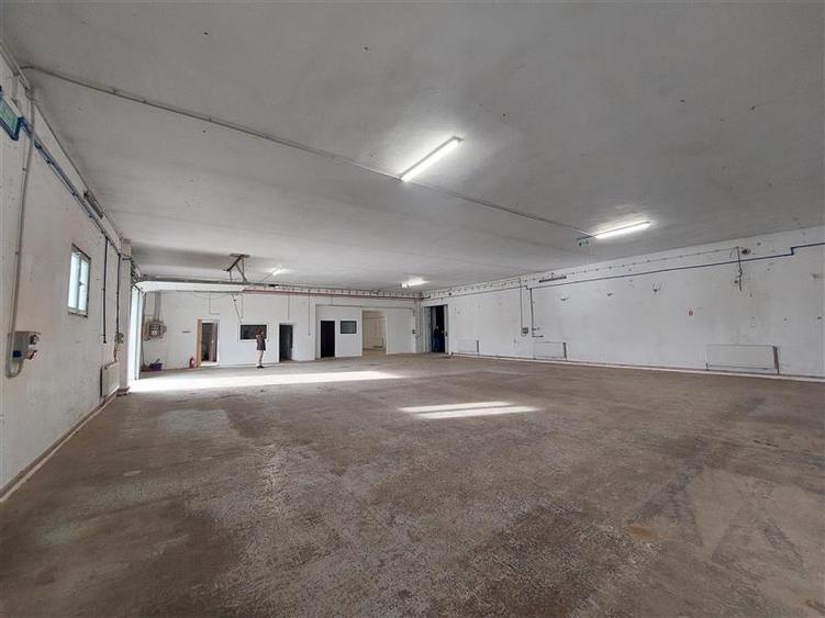 Hala cu rampa din beton, 410 mp sau 860 mp de inchiriat