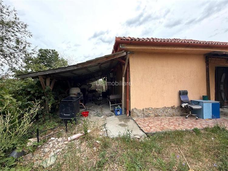 CASA CU TEREN 550 MP | ZONA  DEALURI | STRADA SOFIEI - 22