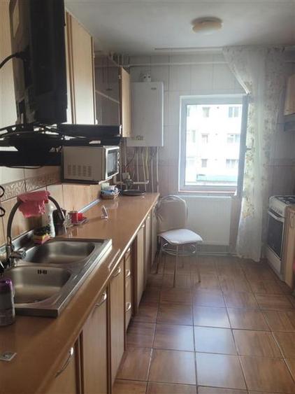 Apartament 3 semidecomandat, zona Orizont