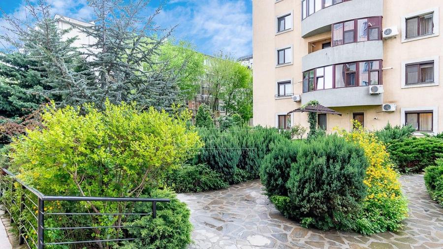 Apartament cu 3 camere de Închiriat situat în Complexul Rezidențial Jupiter
