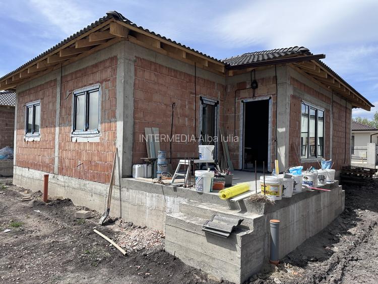 Casa cu 4 camere finisata la cheie de vanzare Alba Iulia cu toate utilitatiile - 2