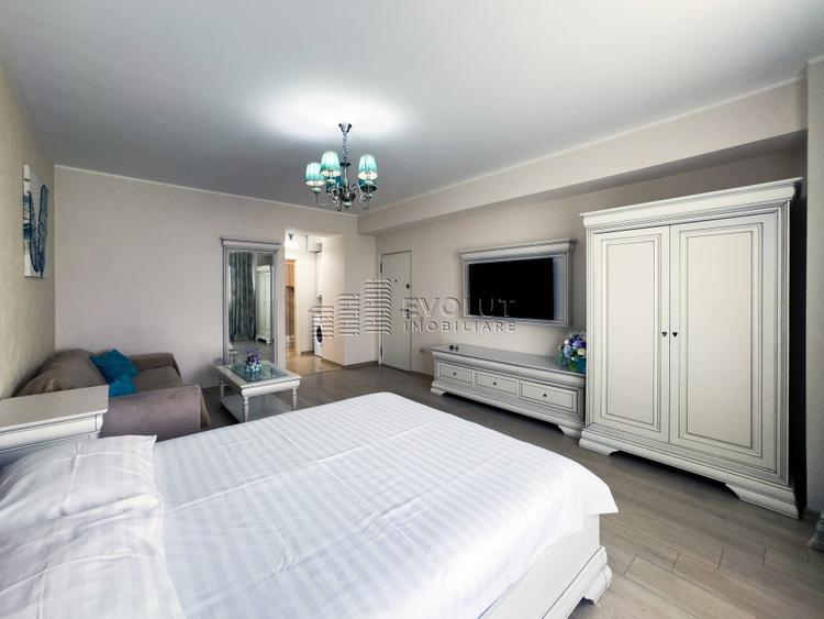 Mamaia Central- apartament 3 camere frontal lac