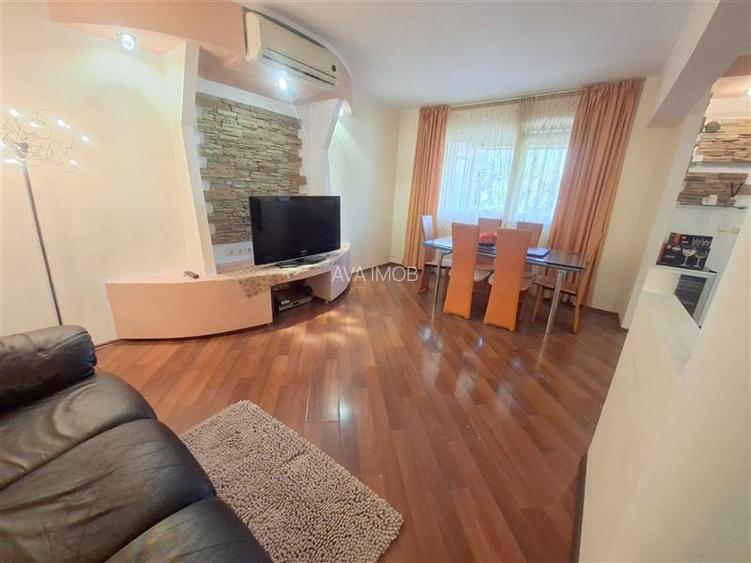 Apartamnet 3 decomandate, etaj 2, cu 2 bai, centrala, zona Ura - 11