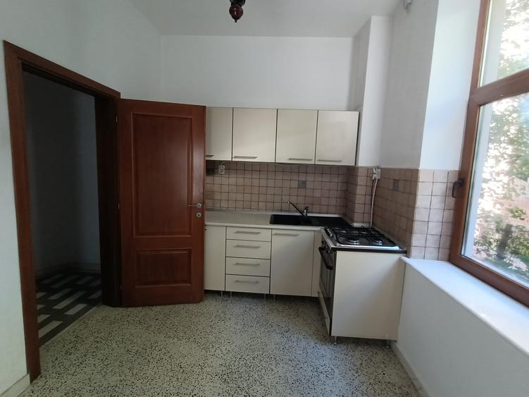 Birou in vila la parter - zona Gara de Nord