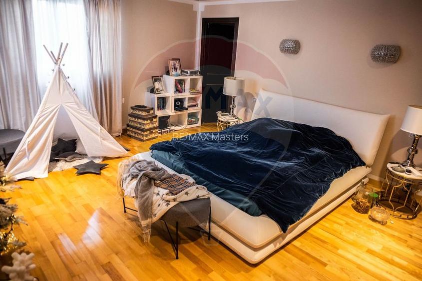 Casă / Vilă de lux cu 6 camere de vânzare în Șcheia, Suceava - 21