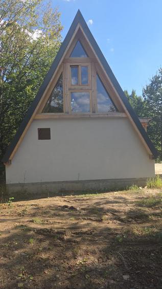CHIUZBAIA -CABANA in zona pitoreasca de cabane si liniste sufleteasca!