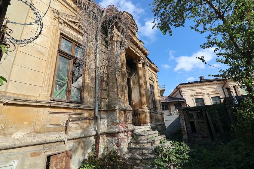 Casă istorică de restaurat în zona Bulevardul Regina Maria – Unirii
