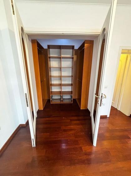 Apartament decomandat 4 camere, lux, în Primăverii, București