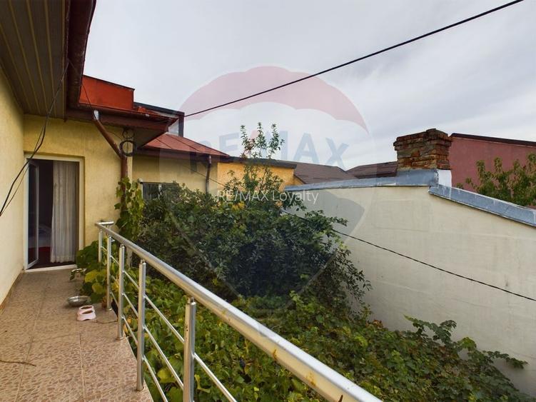Locuință P+1 | 6 camere | Garaj | Zonă retrasă Andronache - 20