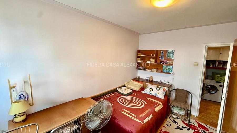 Apartament cu 3 camere decomandat in Tatarasi