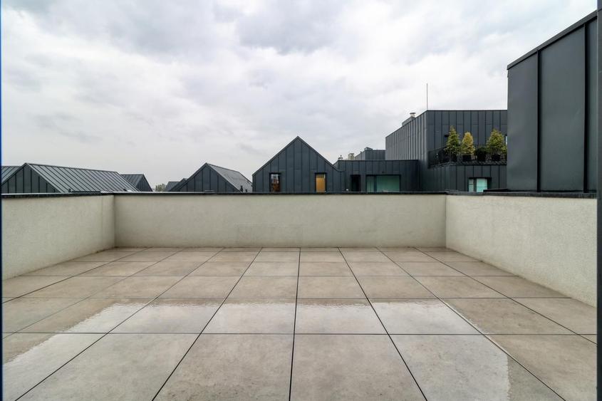 Luxury 5-room Townhouse - OMV Pipera