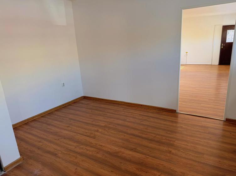 Inchiriere spatiu comercial in Complexul Comercial Mirano International 42