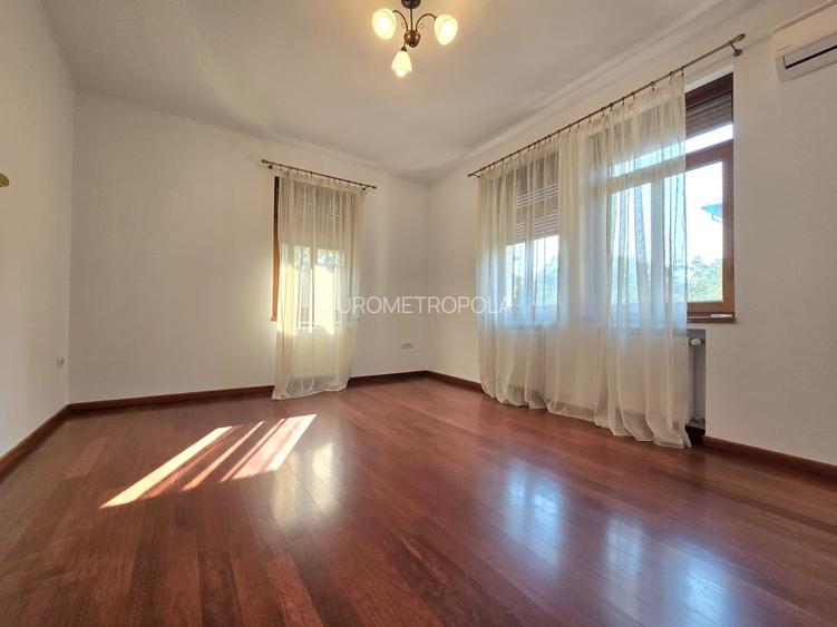 Duplex in vila Aviatorilor-Televiziune