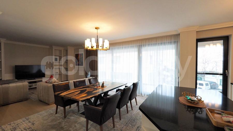 Apartament generos 5 camere | 3 bai | 2 terase | 208mp construiti