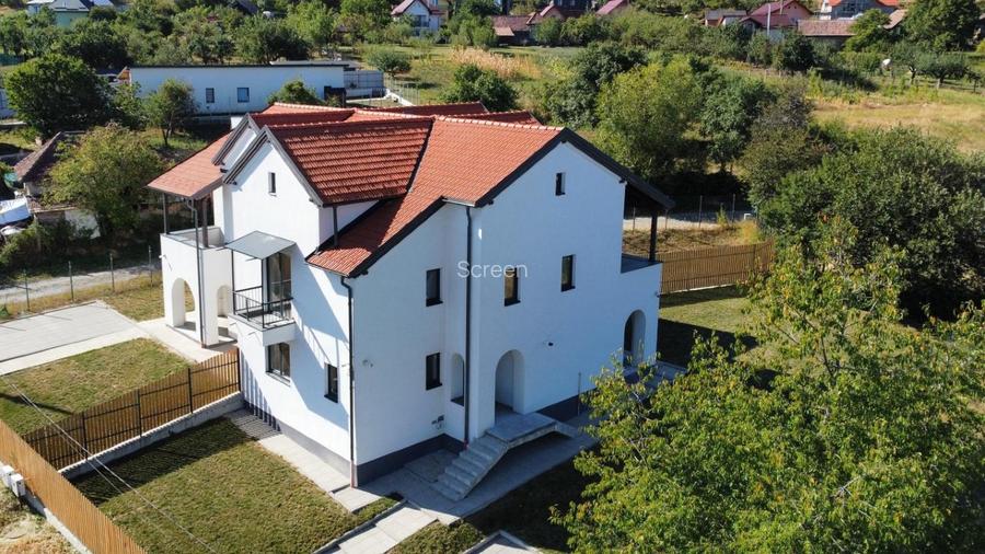 Duplex Feleacu, 15 min de oraș — curte cu CF separat - 2