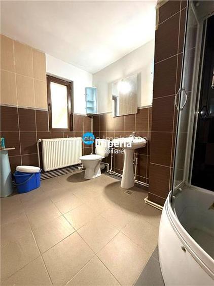 Casa 8 camere, 3 bai, canalizare, 300 teren Tineretului  Lunca Cetatuii - 13