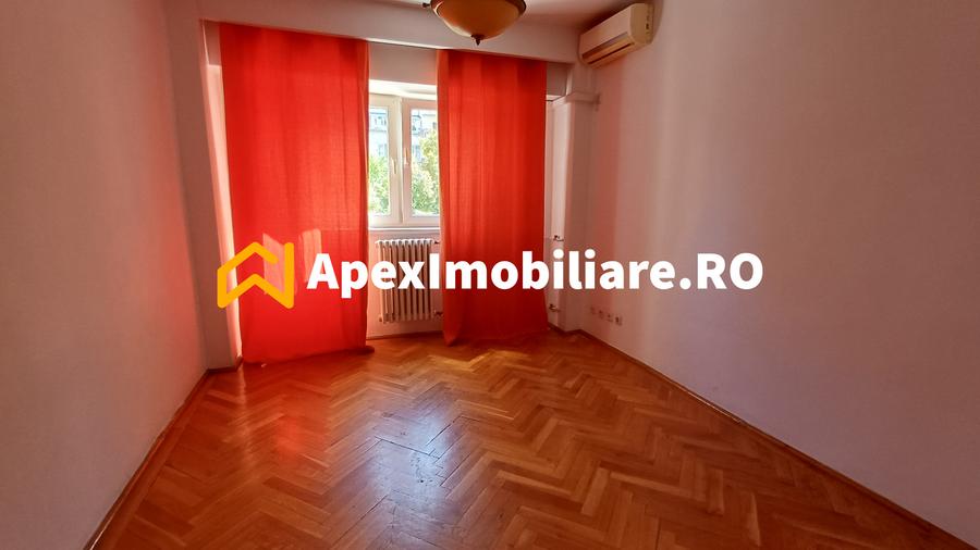 Apartament 4 camere de vanzare Unirii Parcare Privata / Garaj