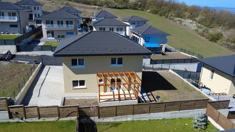 Vand casa individuala comision 0%