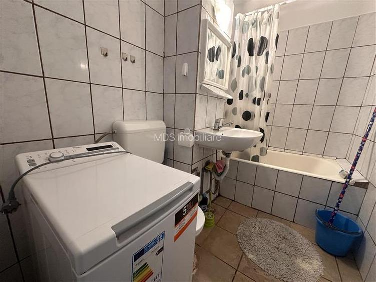 Decomandat, mobilat si utilat linga Piata Doina - 3
