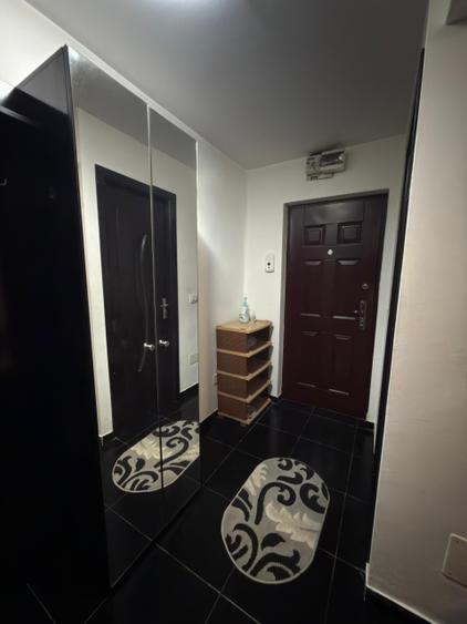 Craiova-Rovine, garsoniera de vanzare, 37 mp, 4/4, mobilata/utilata, 69900 euro