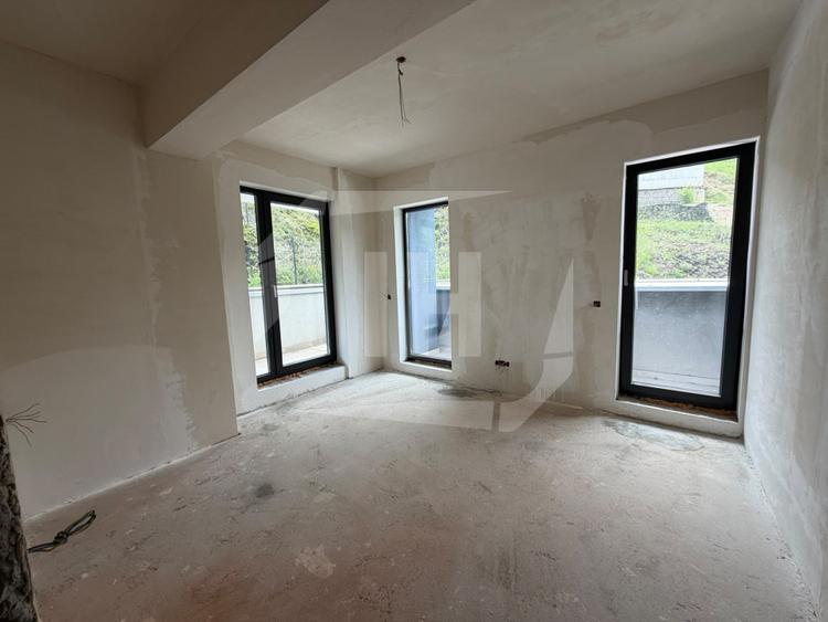 Apartament 3 camere, 2 bai, terasa, cu CF, TVA inclus, in complex premium!